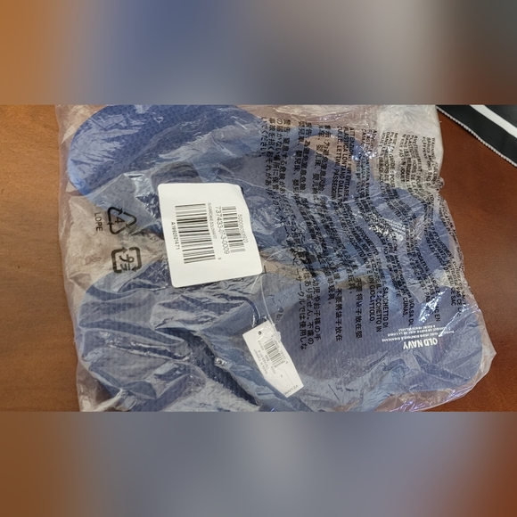 Old Navy Flippity FLOPS - Picture 4 of 4